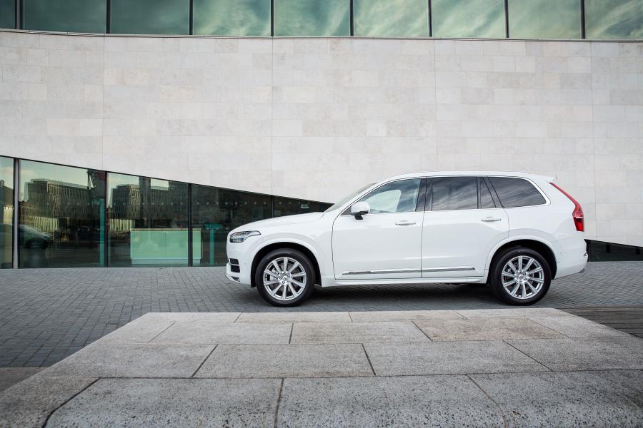  Volvo XC90 D5 Inscription 2015 года  (UK) (фото 15 из 30)